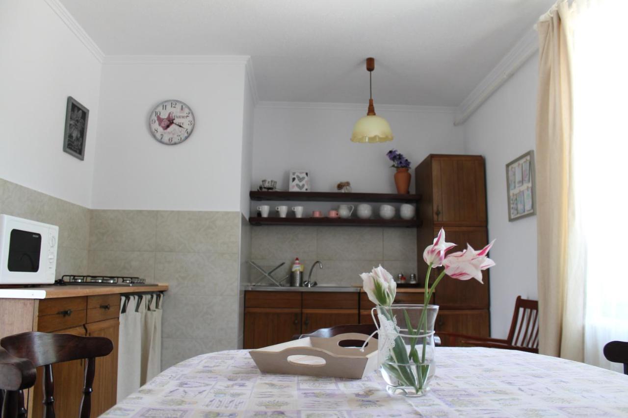 ティハニApartman Nikolアパートメント エクステリア 写真