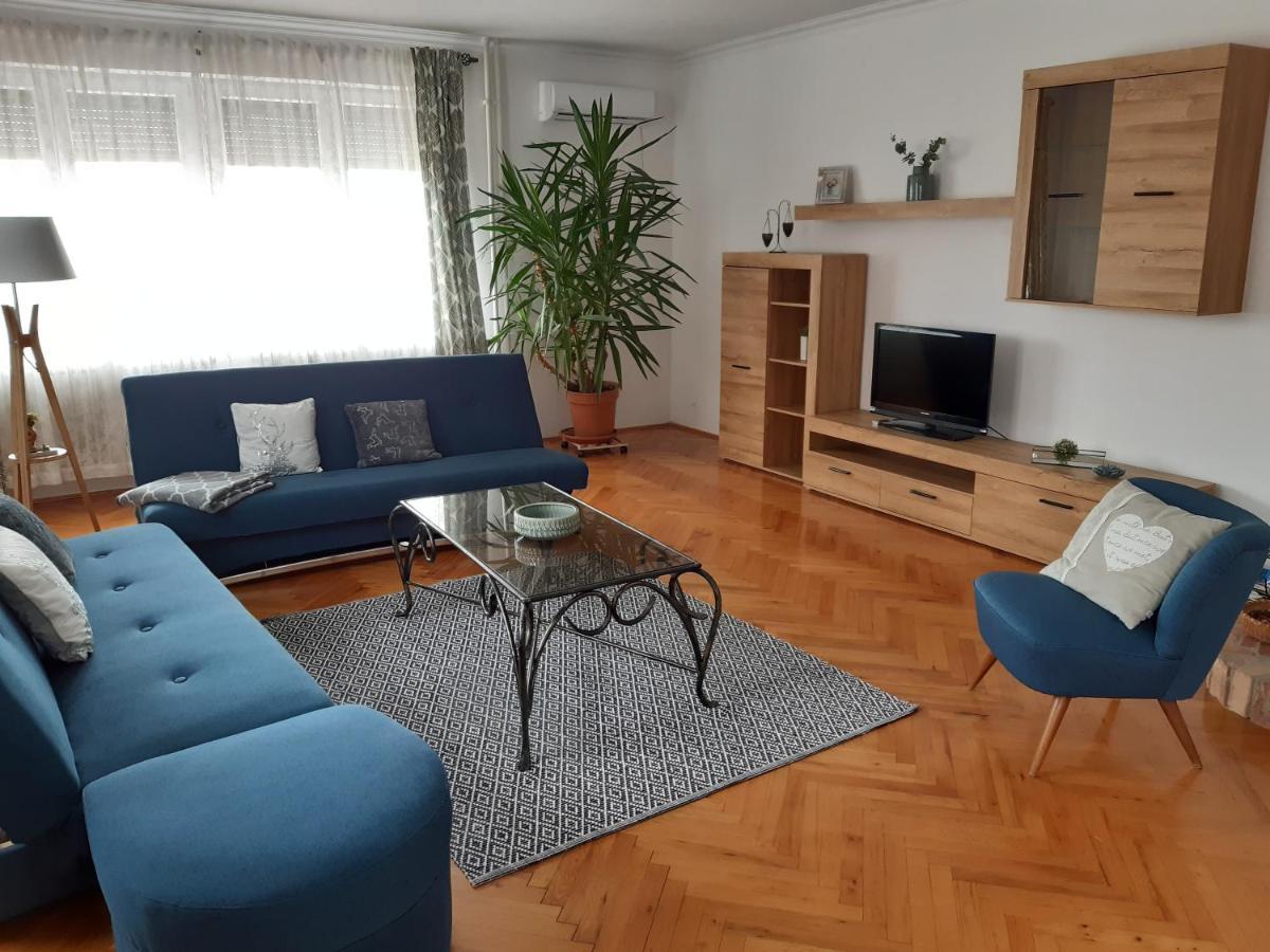 ティハニApartman Nikolアパートメント エクステリア 写真